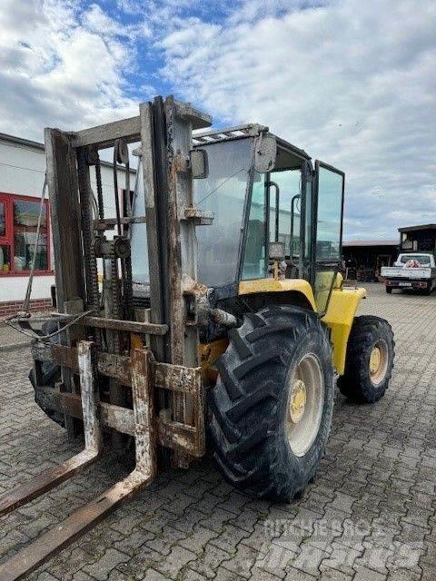 JCB 940-2 Maastikutõstukid
