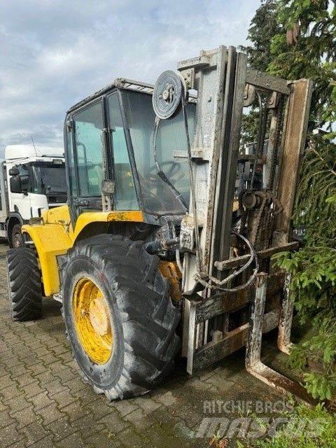 JCB 940-2 Maastikutõstukid