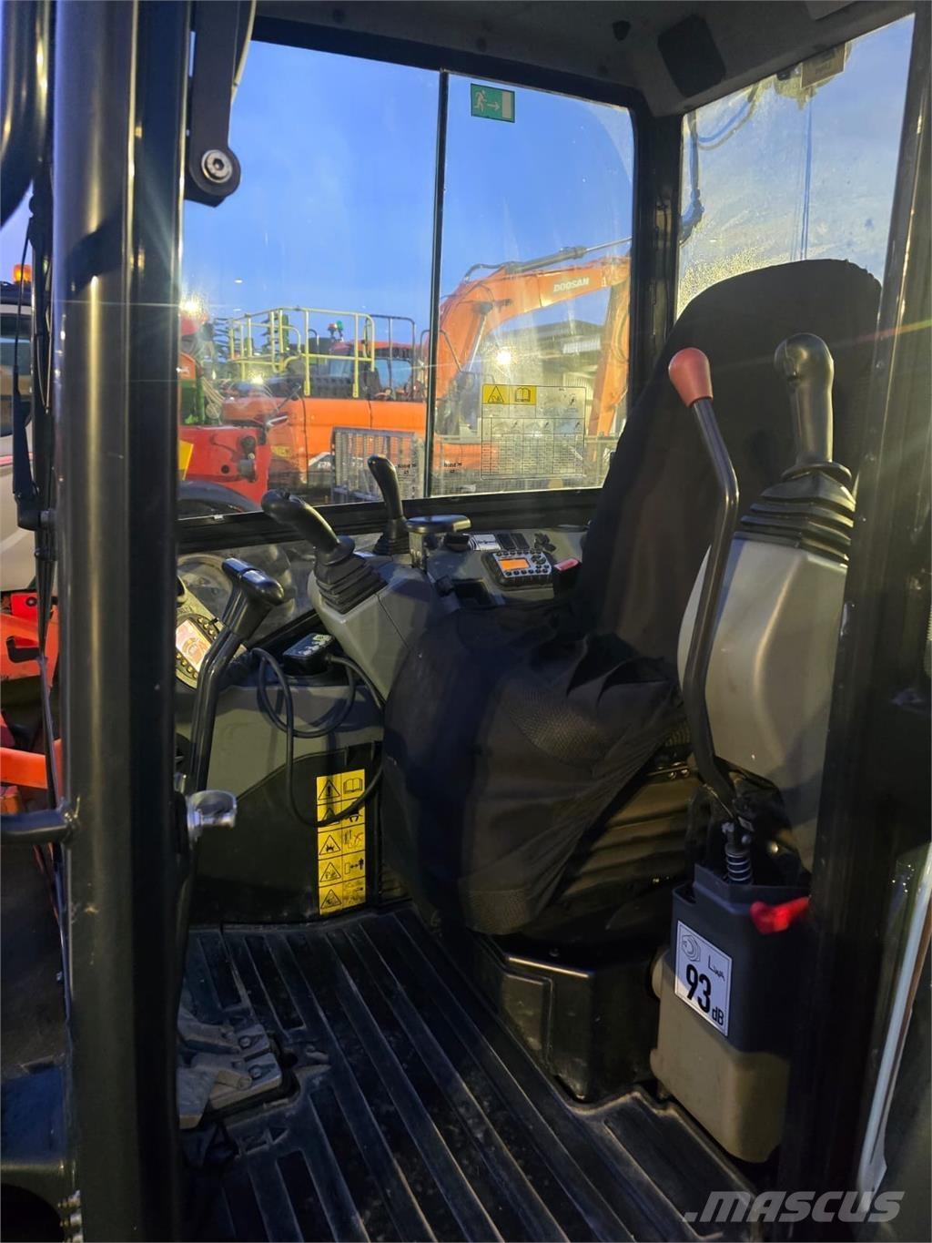 Bobcat E27 Bobcat Roomikekskavaatorid