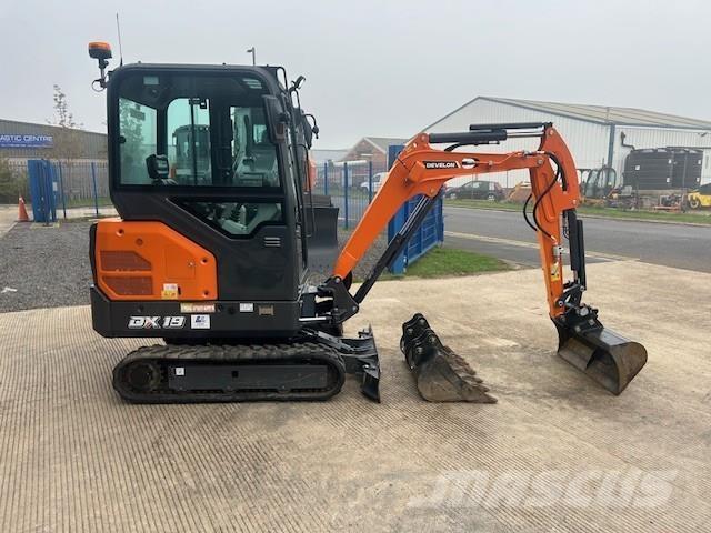 Develon DX19-7 Roomikekskavaatorid