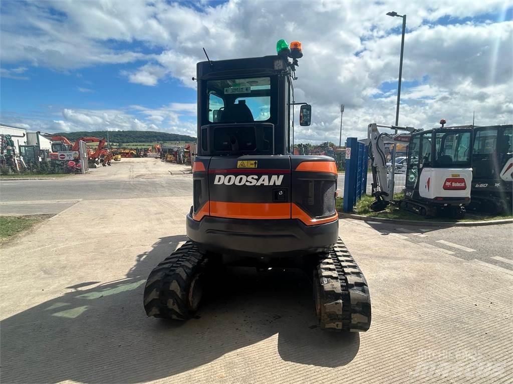 Doosan DX50z Roomikekskavaatorid