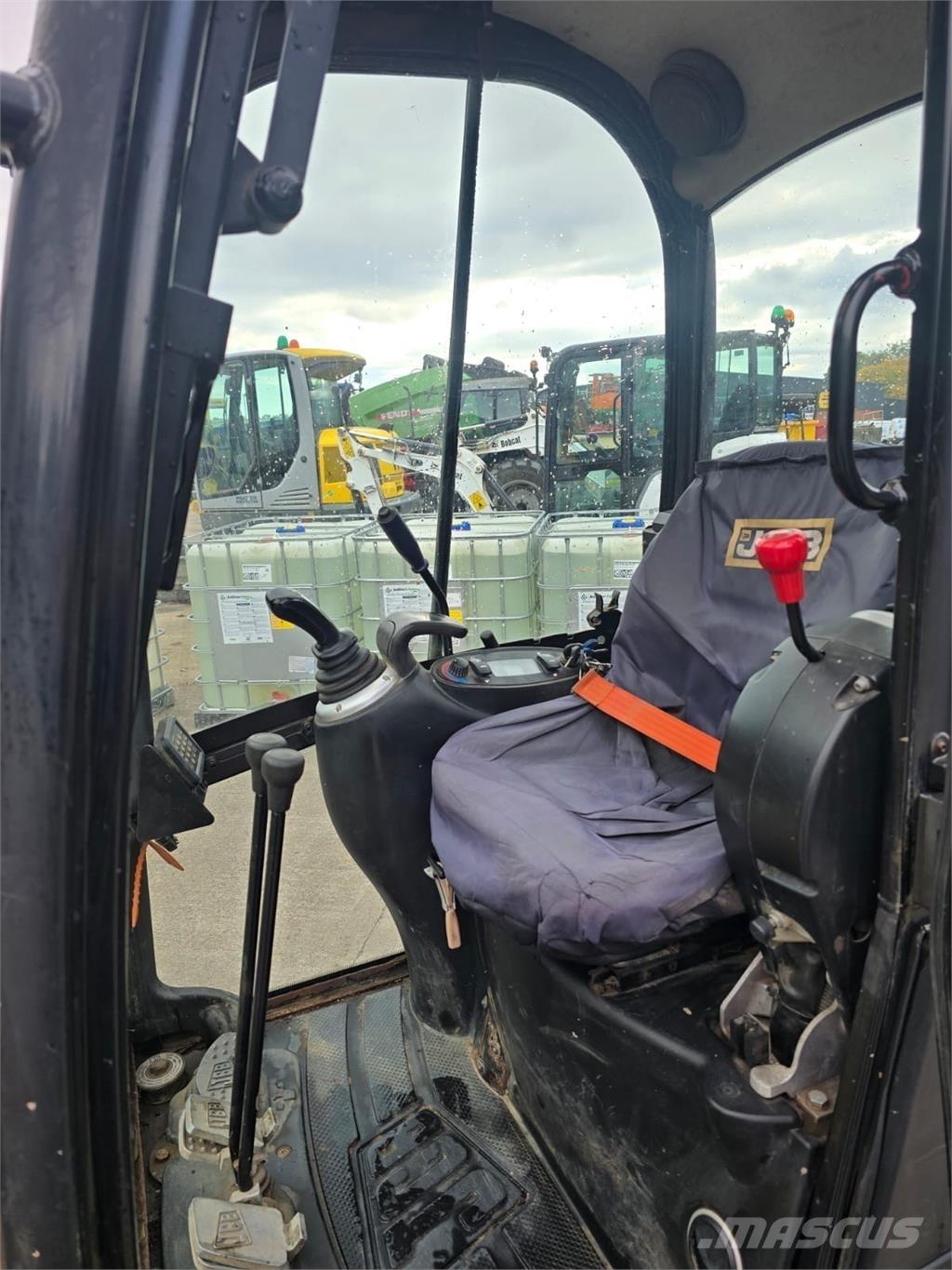 JCB 8018 Excavator Roomikekskavaatorid