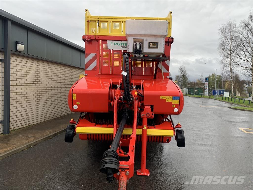 Pöttinger Europrofi Loomasööda vagunid