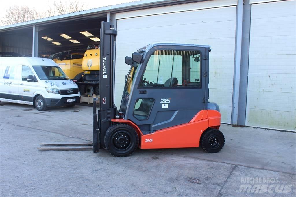 Toyota 4T Forklift Kahveltõstukid - muud
