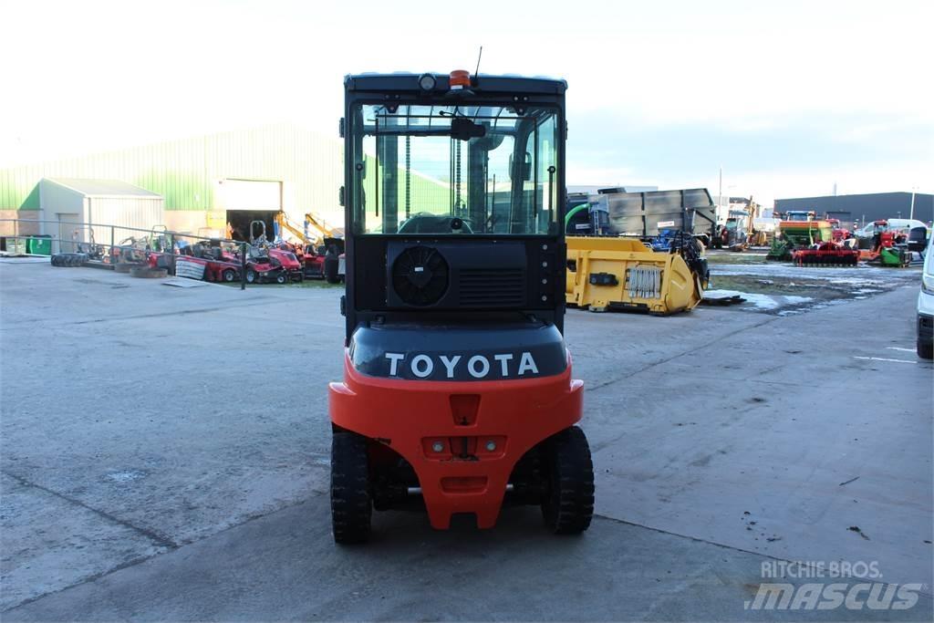 Toyota 4T Forklift Kahveltõstukid - muud