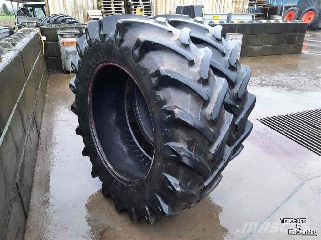 Pirelli 520/70xR38 Rehvid, rattad ja veljed