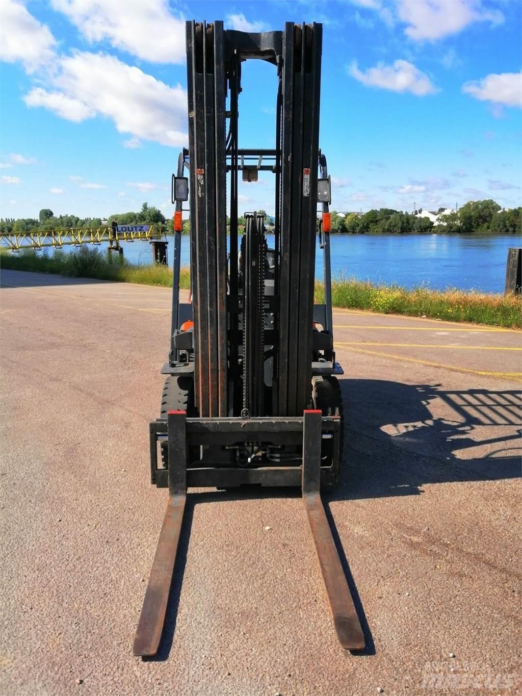 Doosan D25G Kahveltõstukid - muud