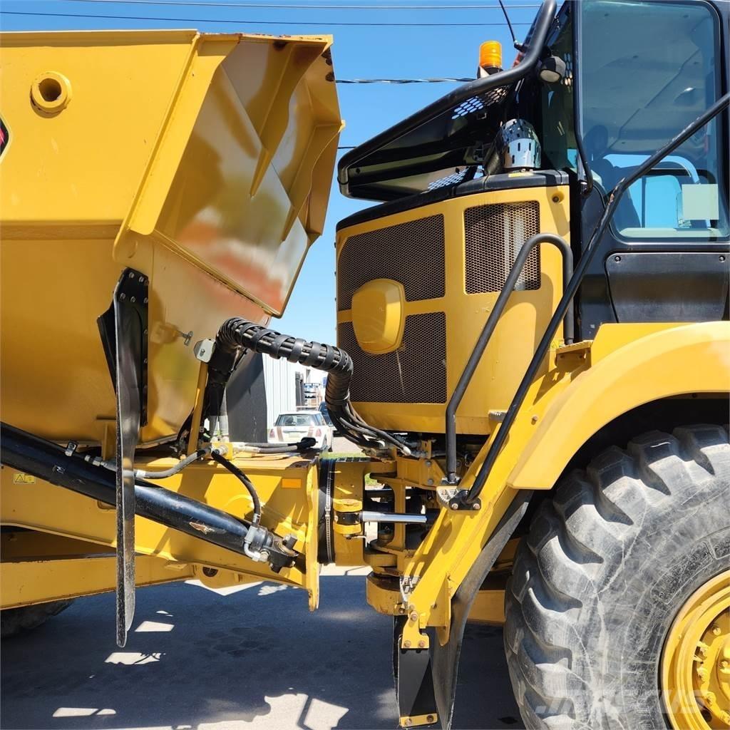 CAT 730C Liigendraamiga pinnaseveokid