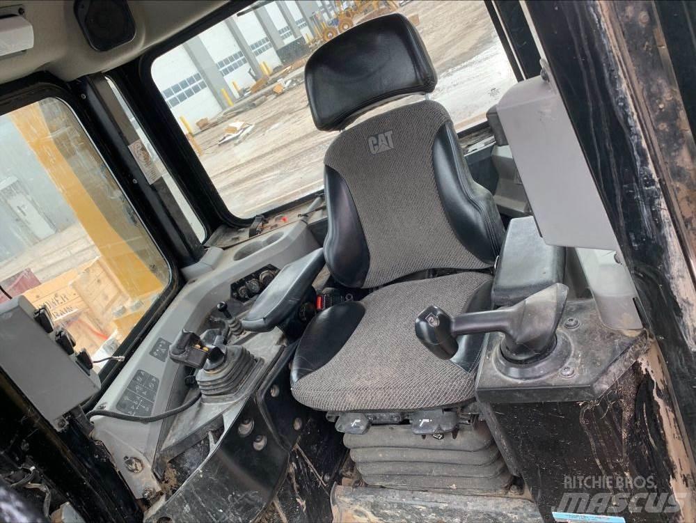 CAT D6T XW WH Buldooserid