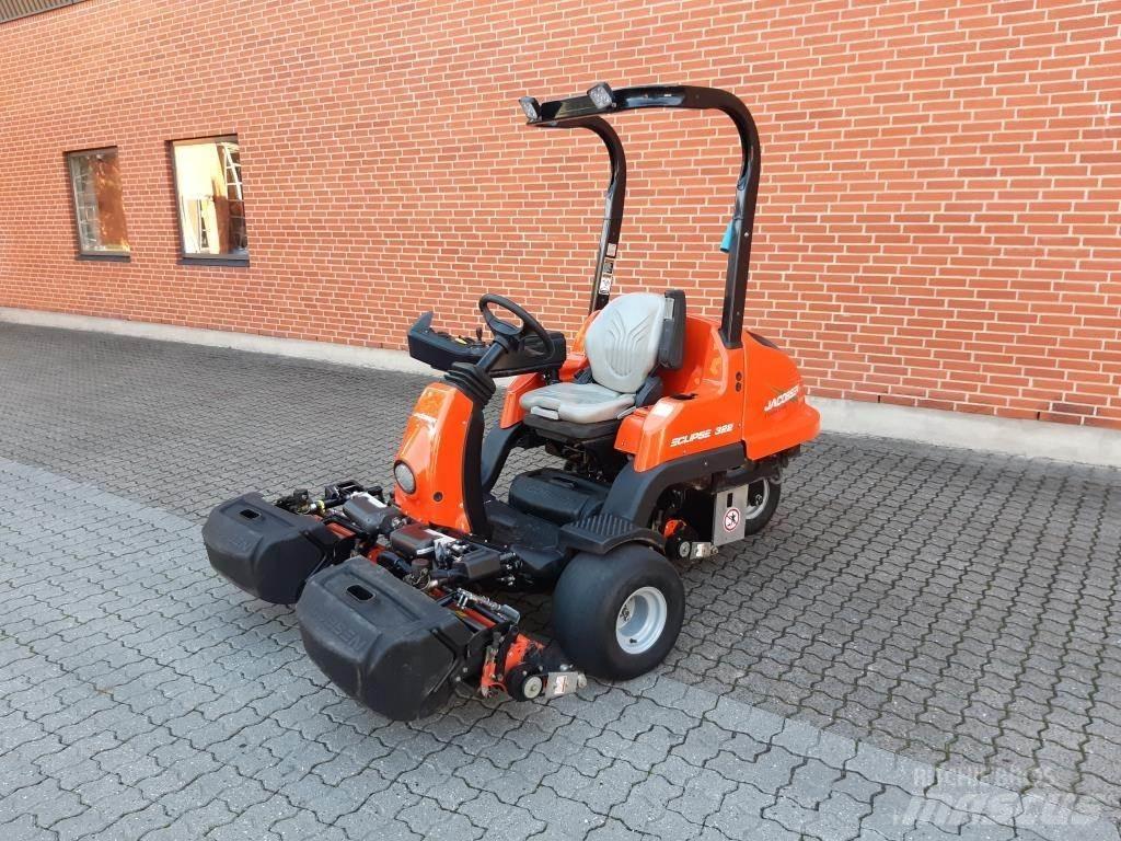 Jacobsen ECLIPS 322 Murutraktorid