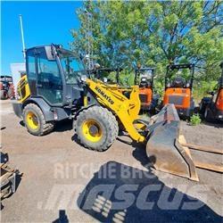 Komatsu WA70M Väikelaadurid