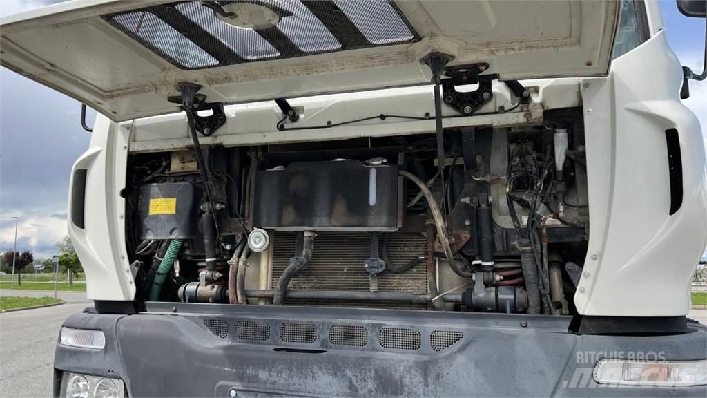 Astra HD8E 44.38 4x4 Tsisternveokid