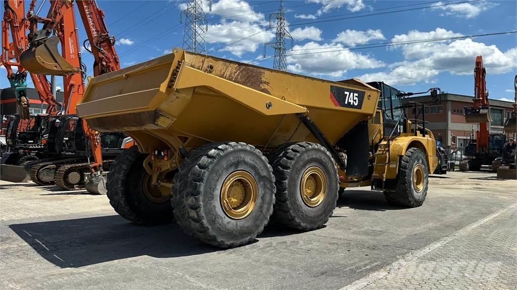 CAT 745C 6X6 Väikekallurid
