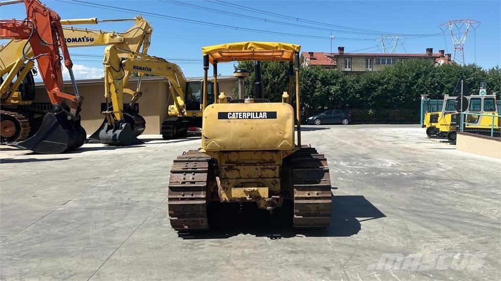 CAT D4D Buldooserid