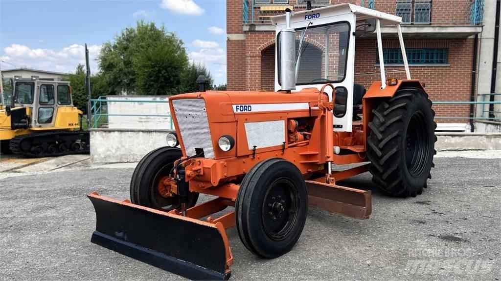 Ford 5600 4X2 Buldooserid