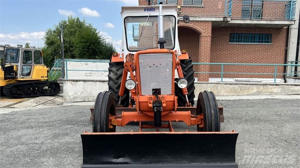 Ford 5600 4X2 Buldooserid