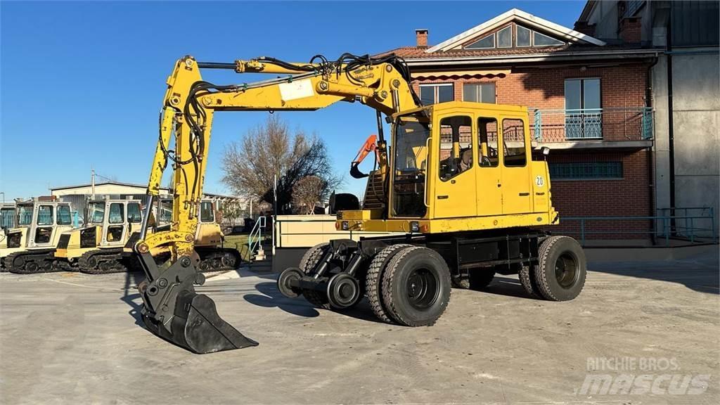 Fuchs MHB 230 ZW 4x4 Ratasekskavaatorid