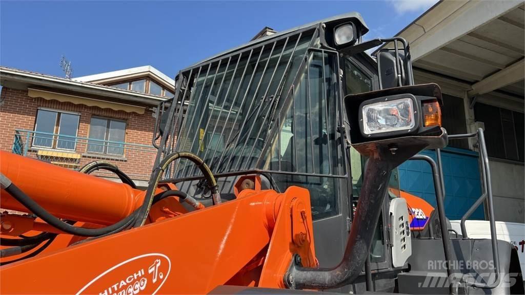 Hitachi ZW220-5B Rataslaadurid