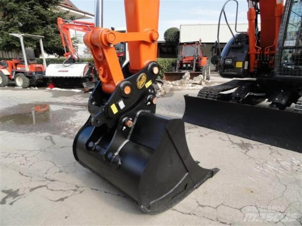 Hitachi ZX135 US-6 Metsaekskavaatorid