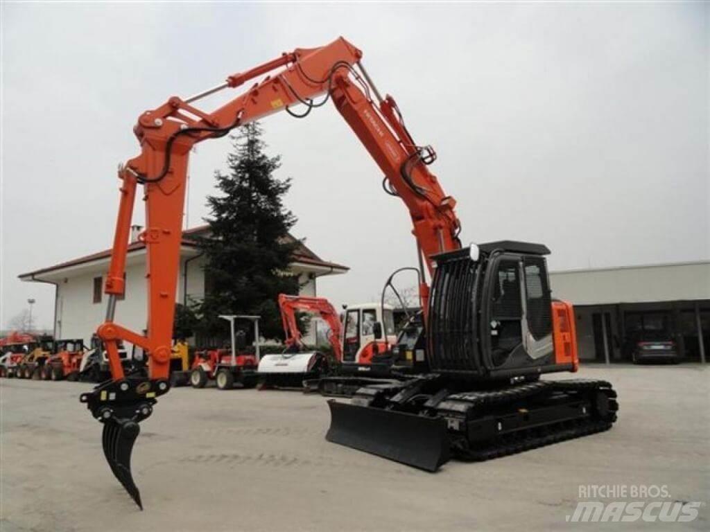 Hitachi ZX135 US-6 Metsaekskavaatorid