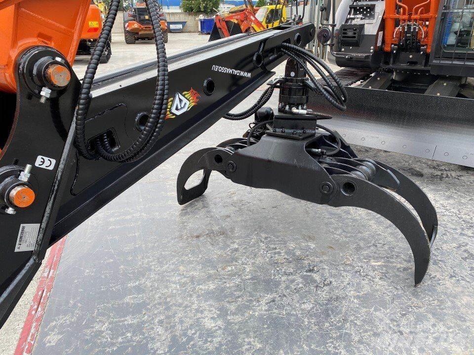 Hitachi ZX135US-6 Metsaekskavaatorid