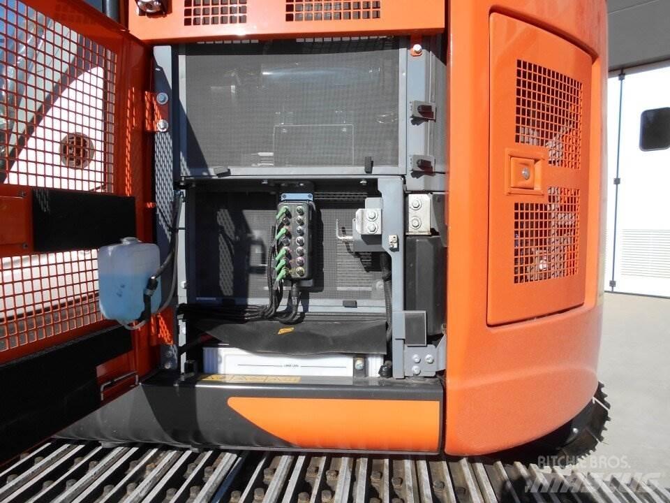 Hitachi ZX225-US6 Roomikekskavaatorid