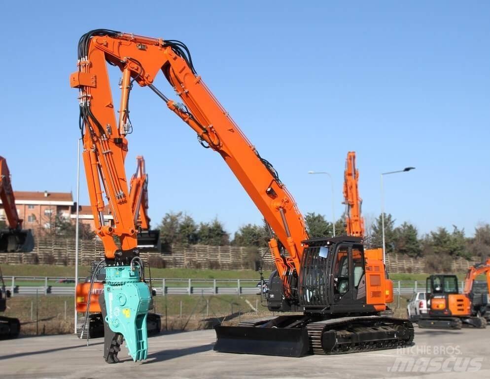 Hitachi ZX225USLC-6 Roomikekskavaatorid