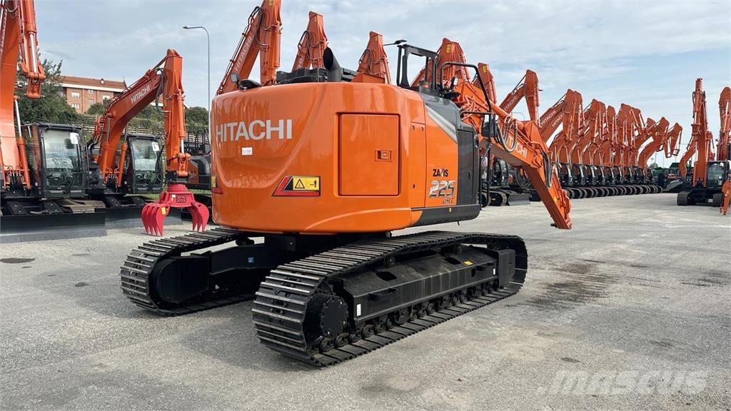 Hitachi ZX225USLC-7 Roomikekskavaatorid