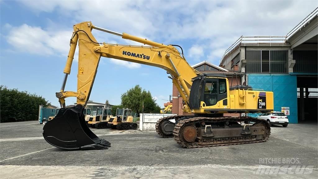 Komatsu PC700 LC-8E0 Roomikekskavaatorid