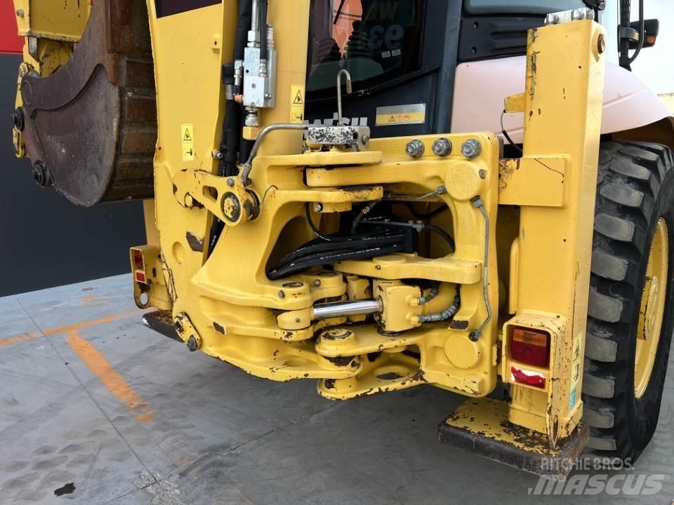 Komatsu WB93S-5E0 Ekskavaatorlaadurid