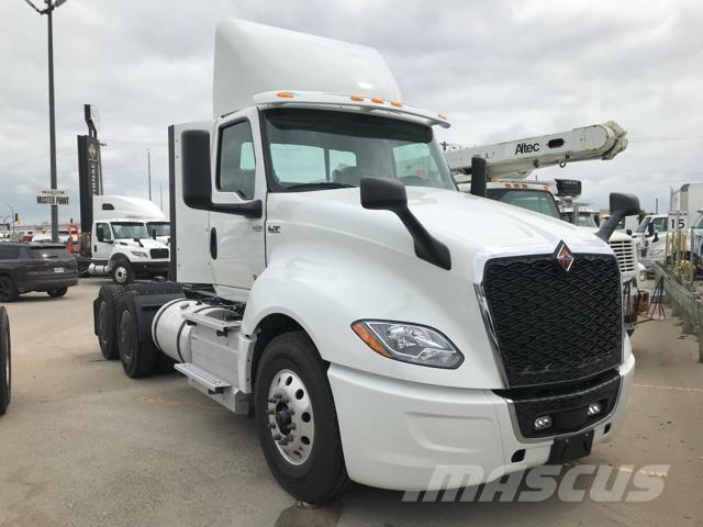 International LT Sadulveokid