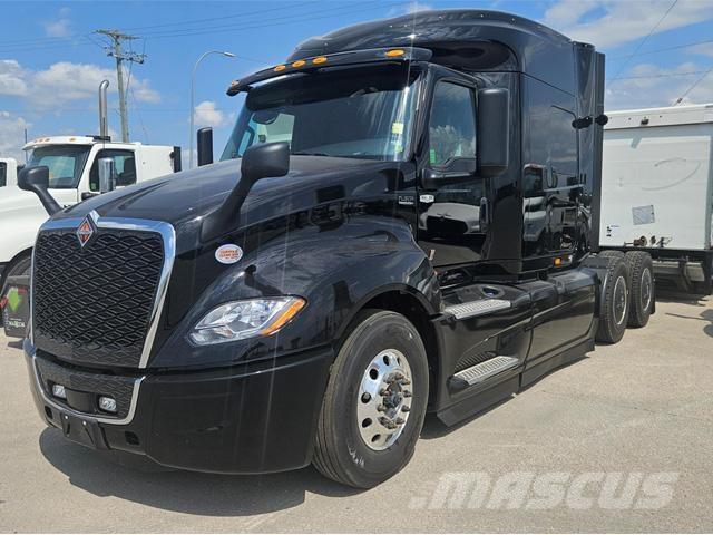 International LT Sadulveokid