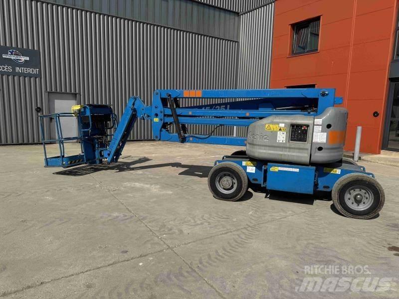 Genie Z45/25 Iseliikuvad poomtõstukid