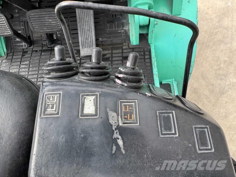 Mitsubishi FG30 Kahveltõstukid - muud