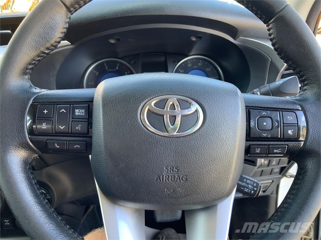 Toyota Hilux (ST24384) Muud põllumajandusmasinad