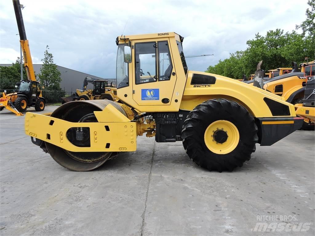 Bomag BW211D-4 GERMAN Muud rullid