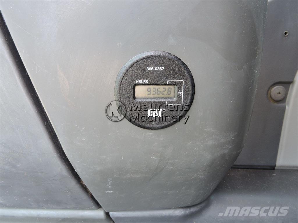 CAT 328 D Roomikekskavaatorid