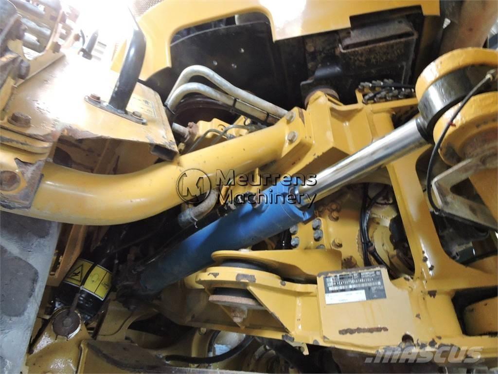 CAT 730 Liigendraamiga pinnaseveokid