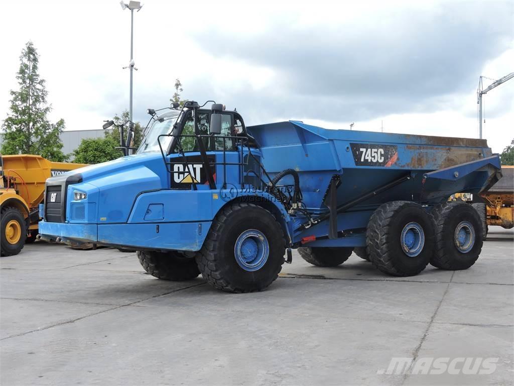 CAT 745C TAILGATE Liigendraamiga pinnaseveokid