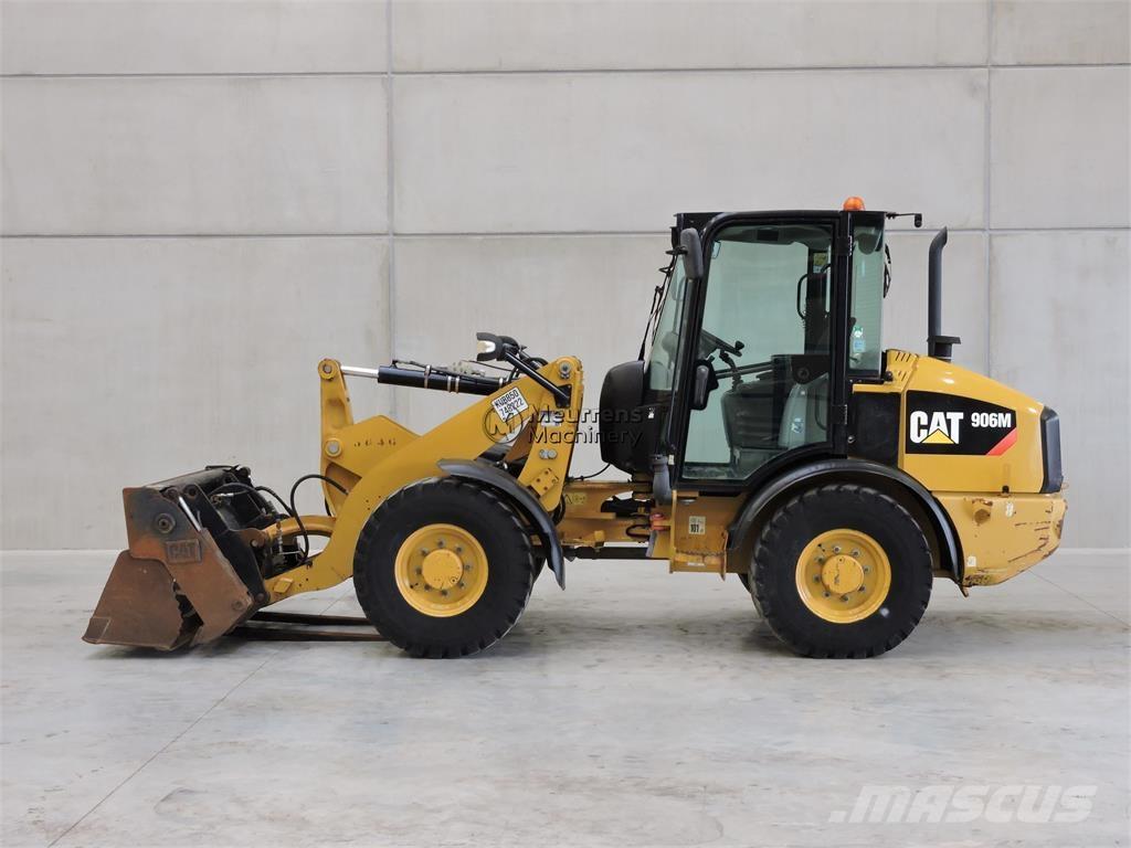 CAT 906M + FORK Rataslaadurid