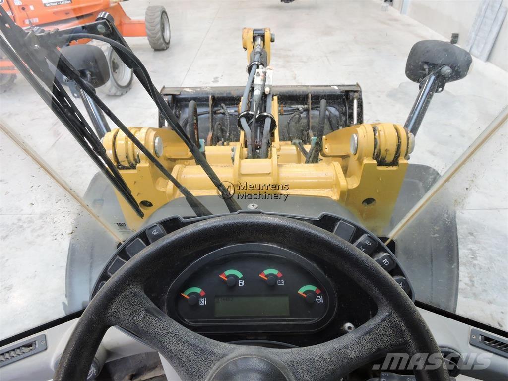 CAT 906M + FORK Rataslaadurid