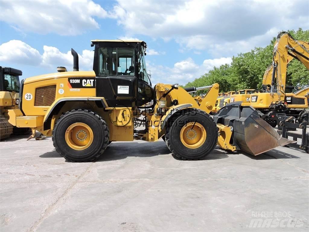 CAT 930M Rataslaadurid
