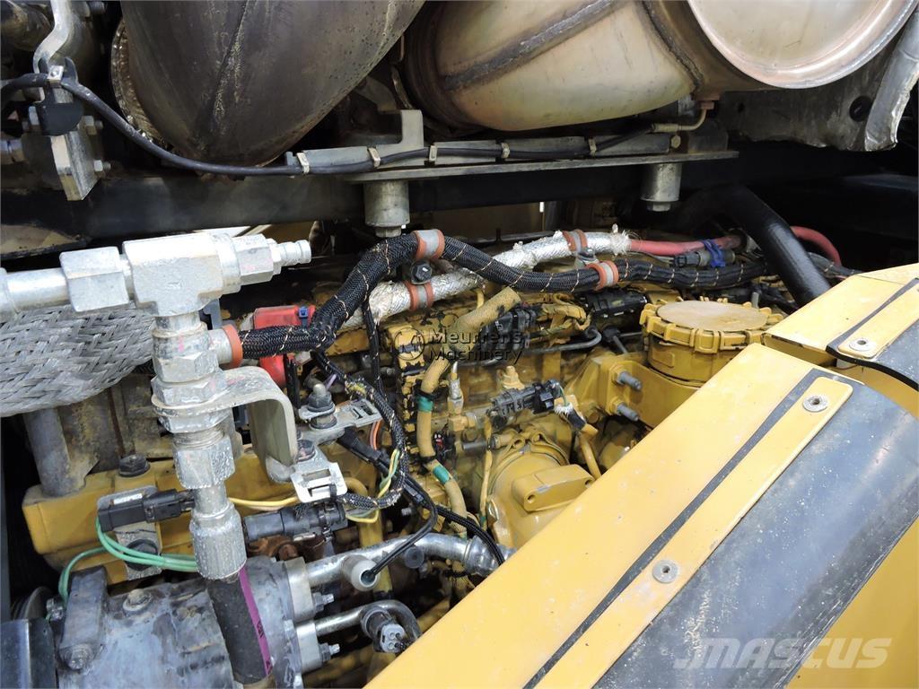 CAT 972M Rataslaadurid