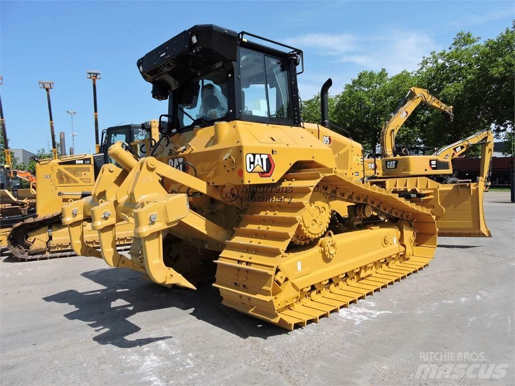CAT D5 Buldooserid
