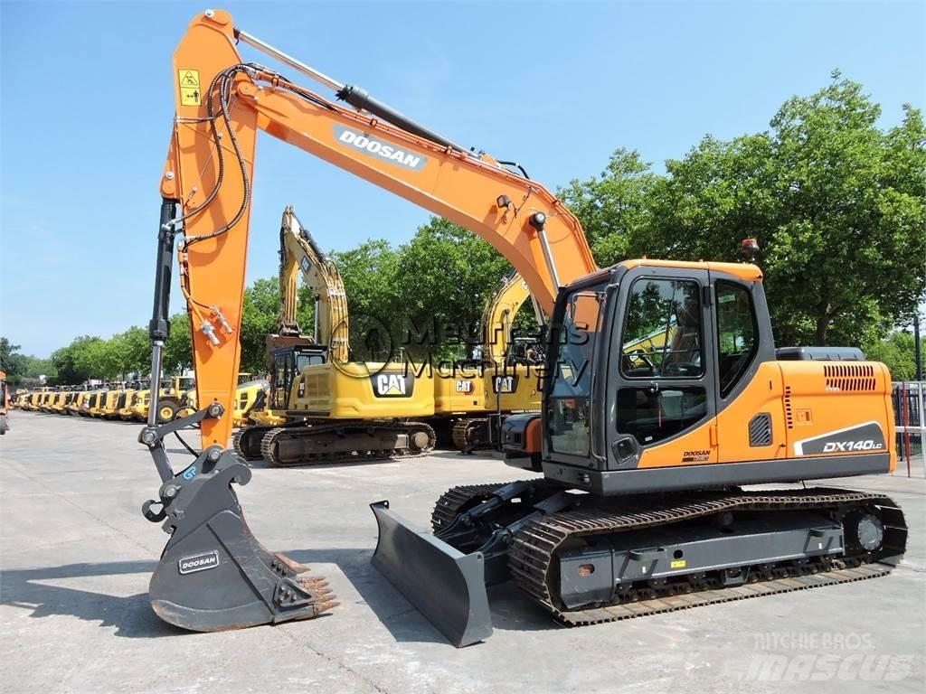 Doosan DX140LC Roomikekskavaatorid