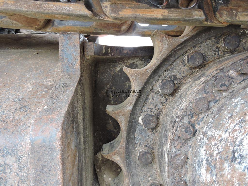 Hitachi ZX225 Roomikekskavaatorid