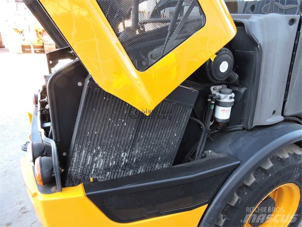 JCB 406 Rataslaadurid