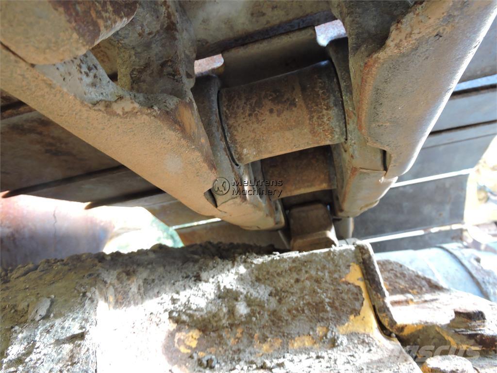 Komatsu D61PX-24 Buldooserid