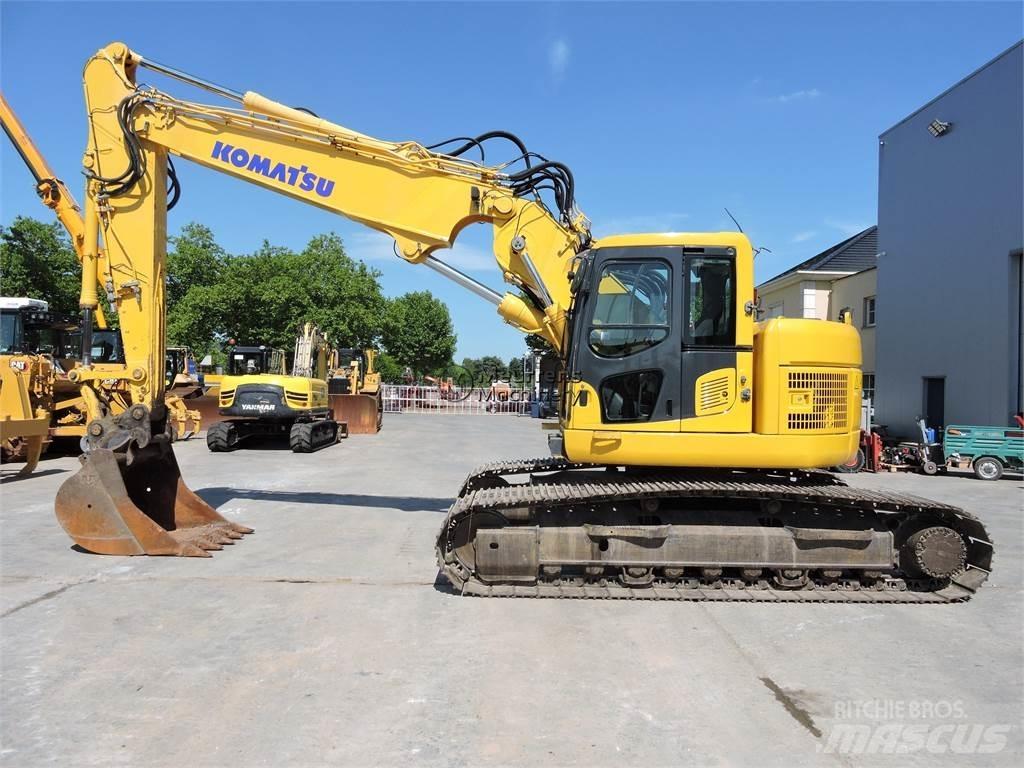Komatsu PC228 Roomikekskavaatorid