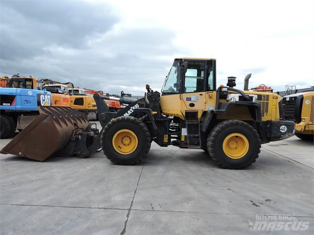 Komatsu WA320 Rataslaadurid
